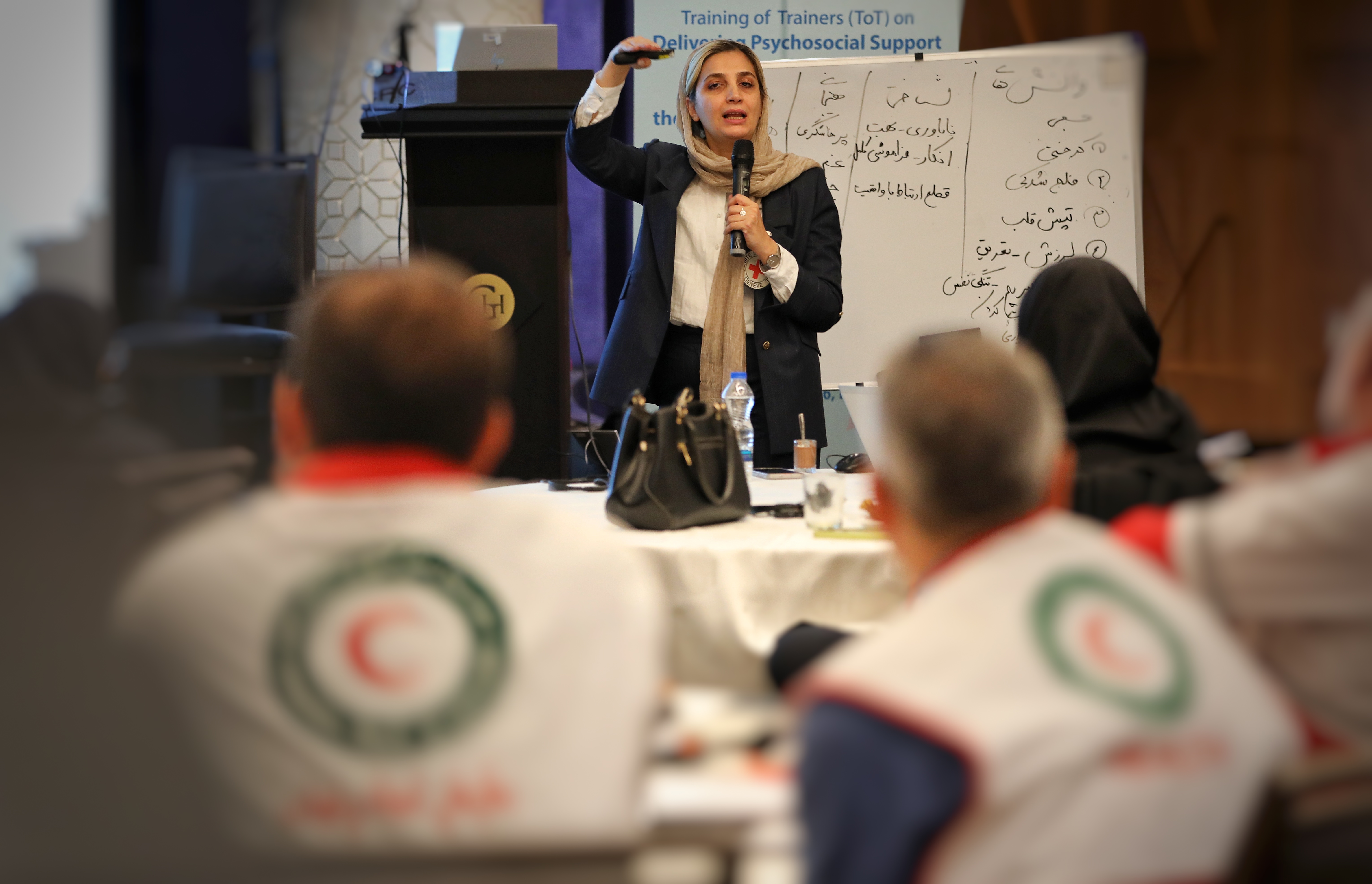 برگزاری دوره تربیت مربی خدمات حمایت‌های روانی در جمعیت هلال‌احمر با همکاری ICRC در تهران برگزار شد 