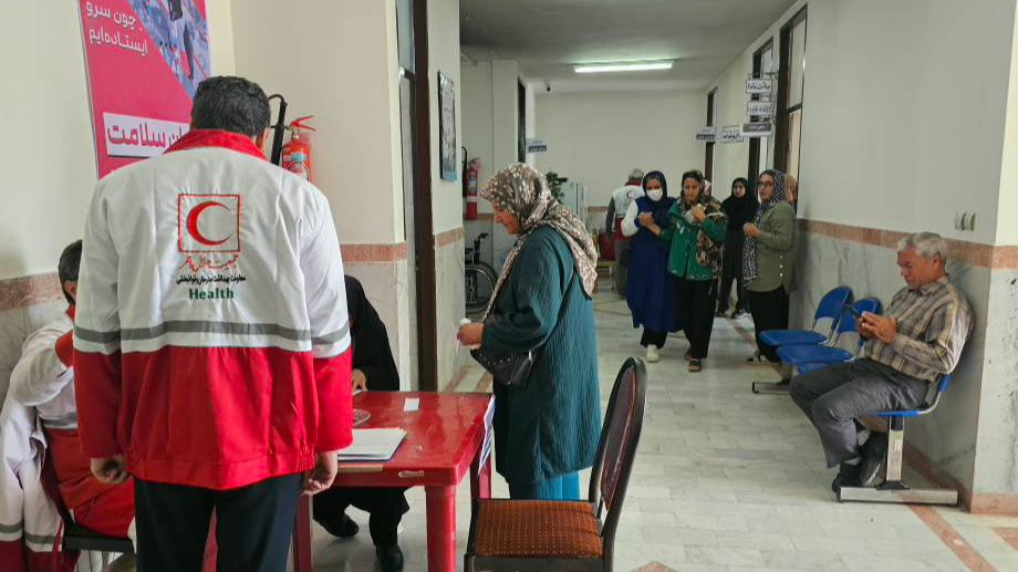 ارائه خدمات درمانی به بیش از ۳۰۰ نفر در مانور بهداشت و درمان اضطراری هلالاحمر گلستان در روستای فارسیان