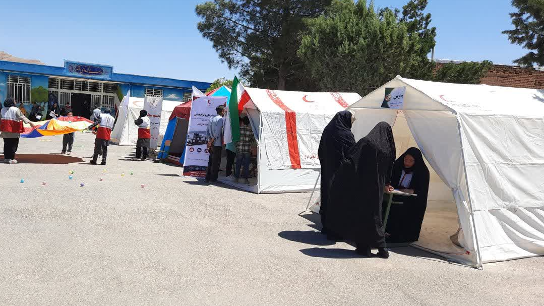 مانور بهداشت و درمان اضطراری هلال احمر اصفهان در روستای قهه دهاقان برگزار شد