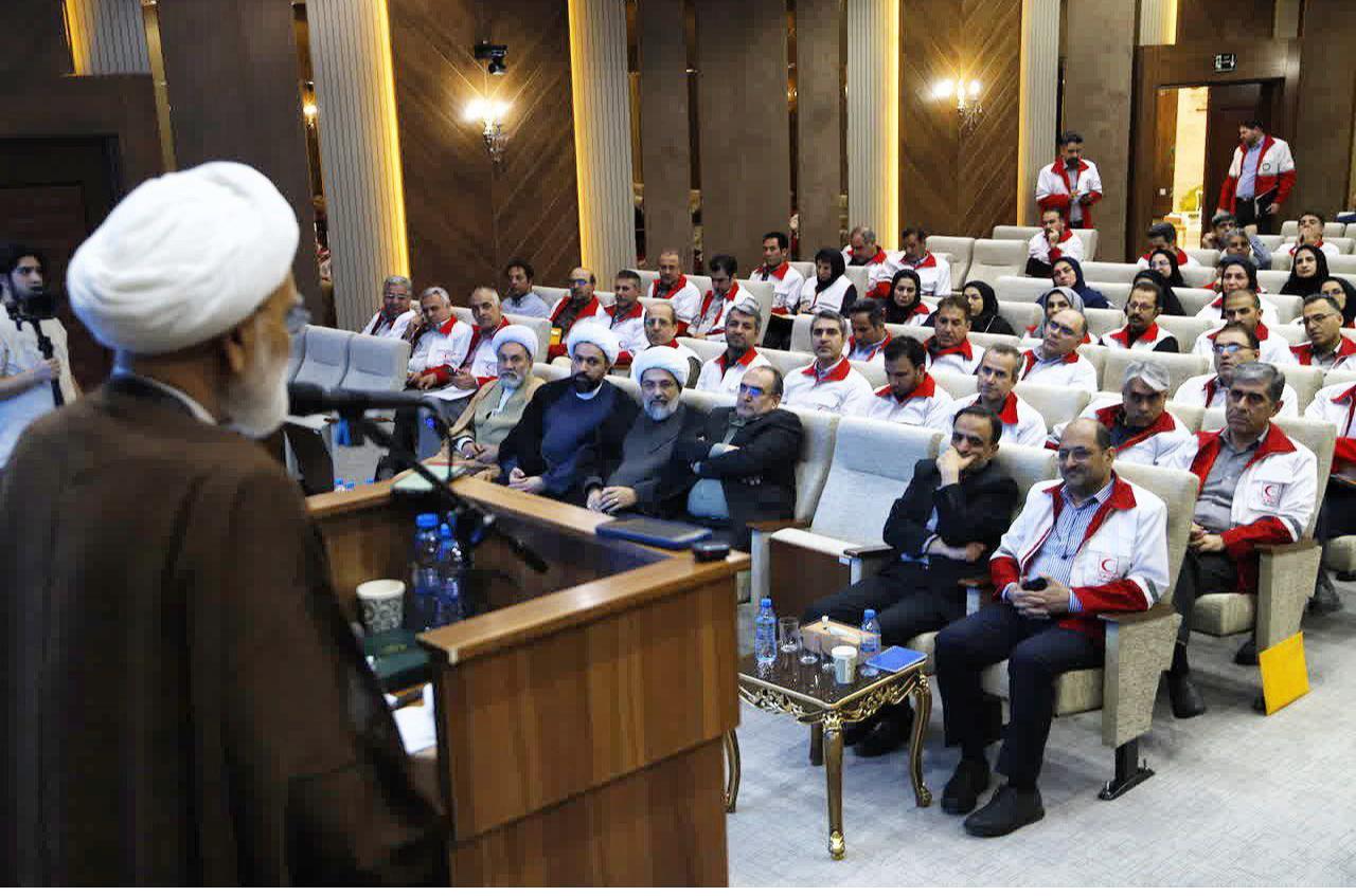 ارتقاء سلامت جسمی و معنوی جامعه از اولویتهای هلال احمر است